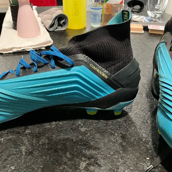 Adidas Predator Cleats 19.1 FG - Picture 3 of 6